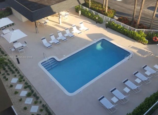 8121 SW 82nd Ct, Miami, FL 33143