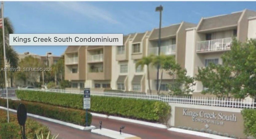 8121 SW 82nd Ct, Miami, FL 33143