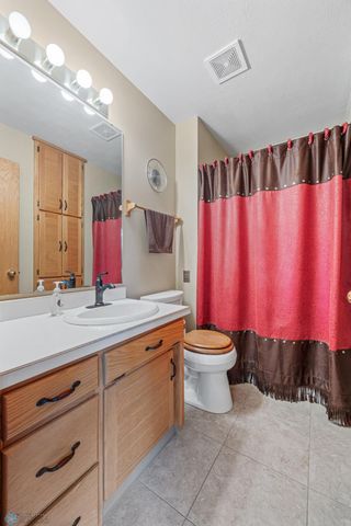 2601 24th Avenue S, Fargo, ND 58103