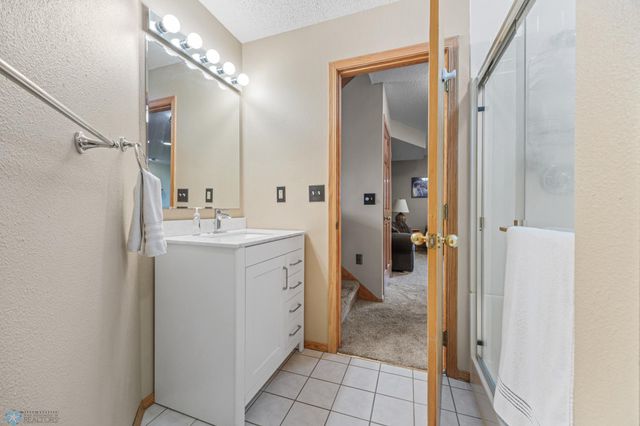 2601 24th Avenue S, Fargo, ND 58103