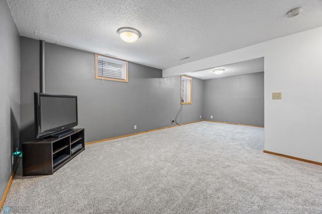 2601 24th Avenue S, Fargo, ND 58103