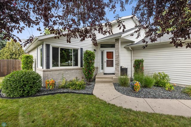 2601 24th Avenue S, Fargo, ND 58103