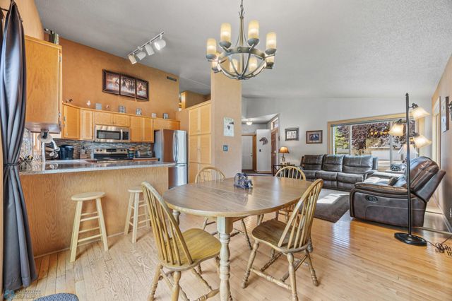 2601 24th Avenue S, Fargo, ND 58103