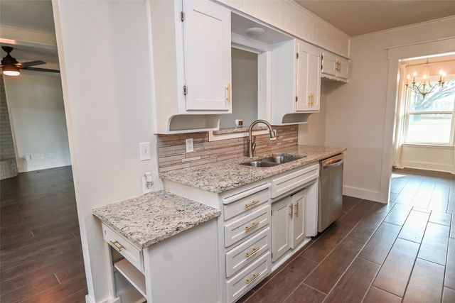 1701 Brown Trail, Hurst, TX 76054