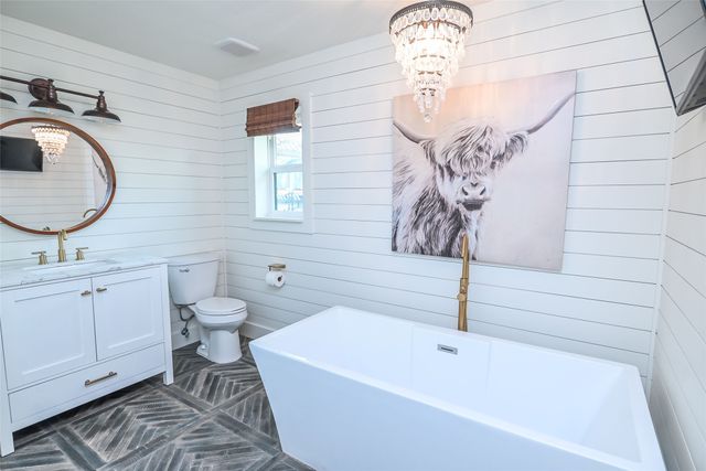 1701 Brown Trail, Hurst, TX 76054