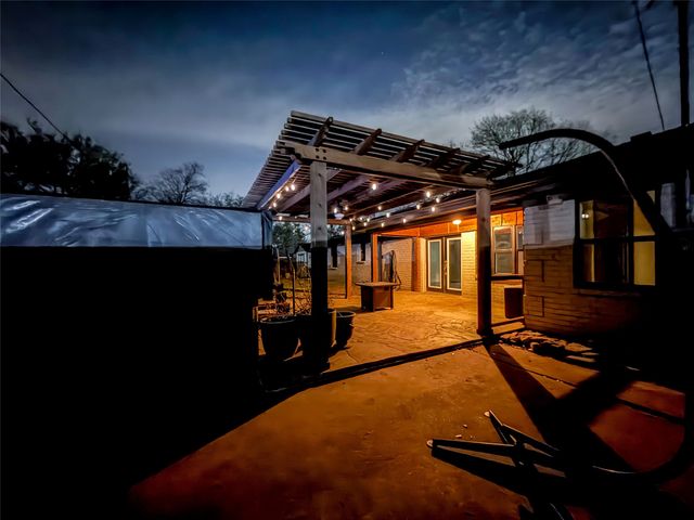 1701 Brown Trail, Hurst, TX 76054