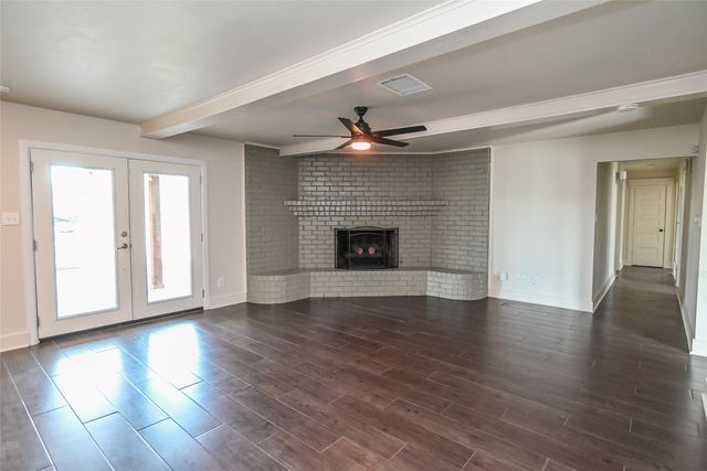 1701 Brown Trail, Hurst, TX 76054