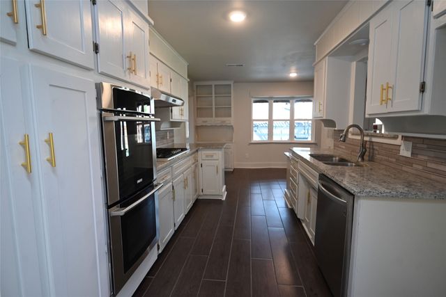 1701 Brown Trail, Hurst, TX 76054