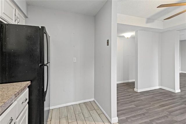 8630 W 85TH Street, Overland Park, KS 66212