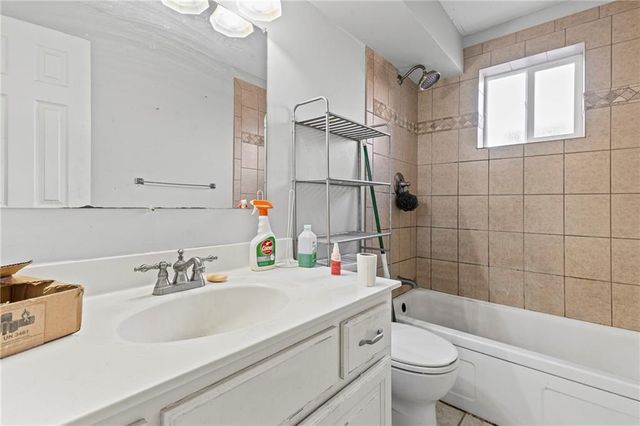 8630 W 85TH Street, Overland Park, KS 66212