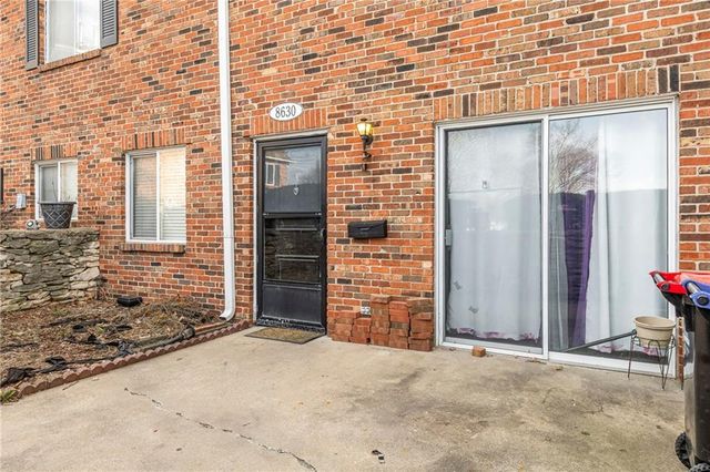 8630 W 85TH Street, Overland Park, KS 66212