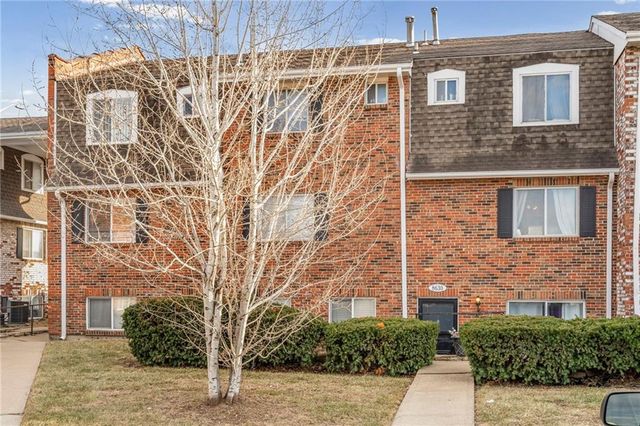 8630 W 85TH Street, Overland Park, KS 66212