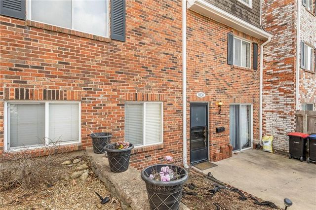 8630 W 85TH Street, Overland Park, KS 66212