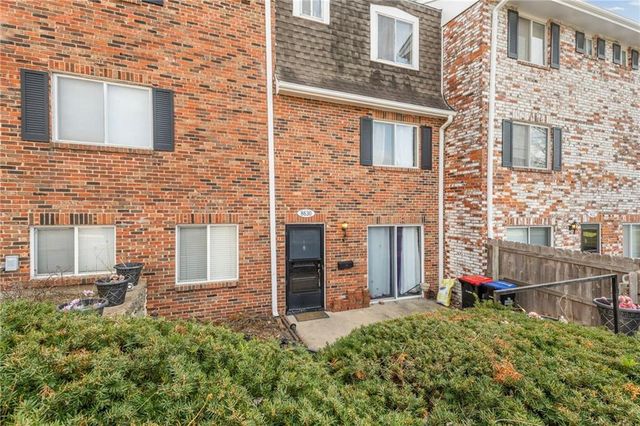 8630 W 85TH Street, Overland Park, KS 66212