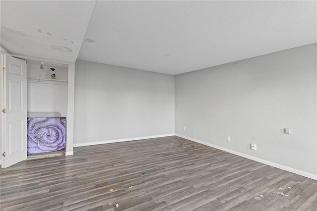 8630 W 85TH Street, Overland Park, KS 66212