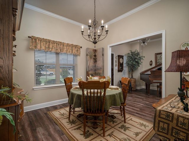 705 Reno, Chandler, TX 75758