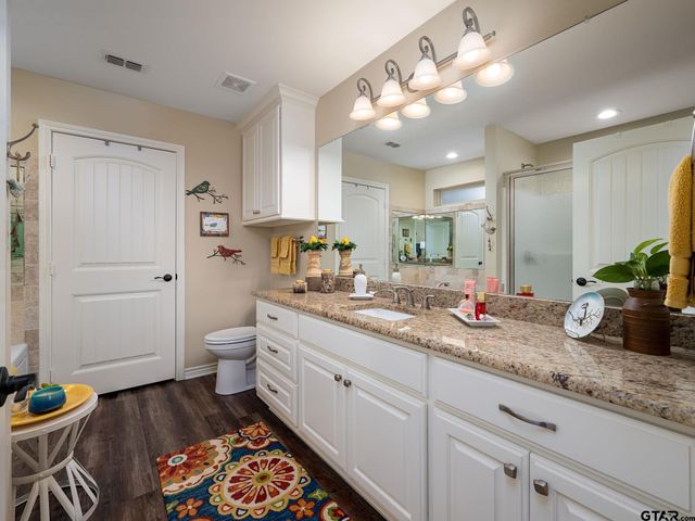 705 Reno, Chandler, TX 75758