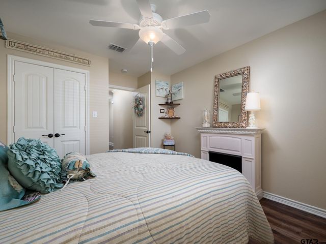705 Reno, Chandler, TX 75758