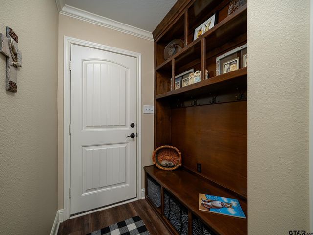 705 Reno, Chandler, TX 75758