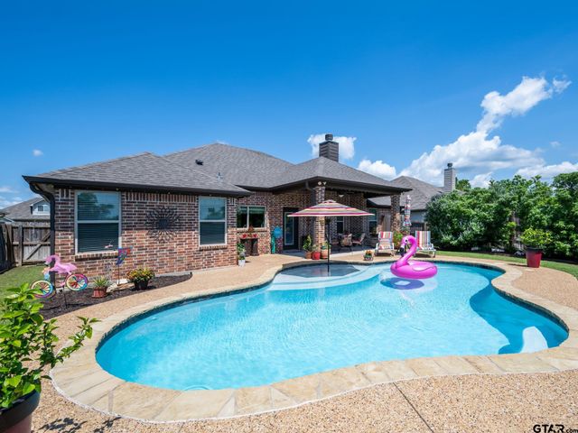 705 Reno, Chandler, TX 75758