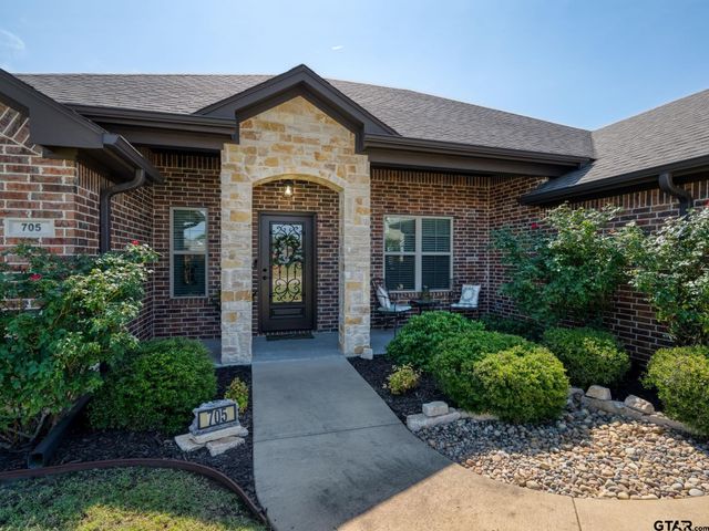 705 Reno, Chandler, TX 75758