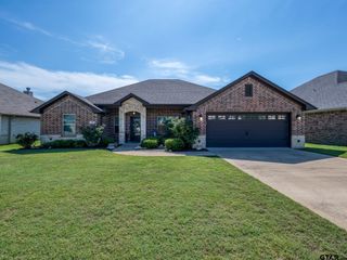 705 Reno, Chandler, TX 75758