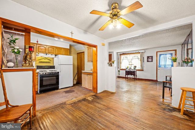 7215 GUYER AVE, Philadelphia, PA 19153