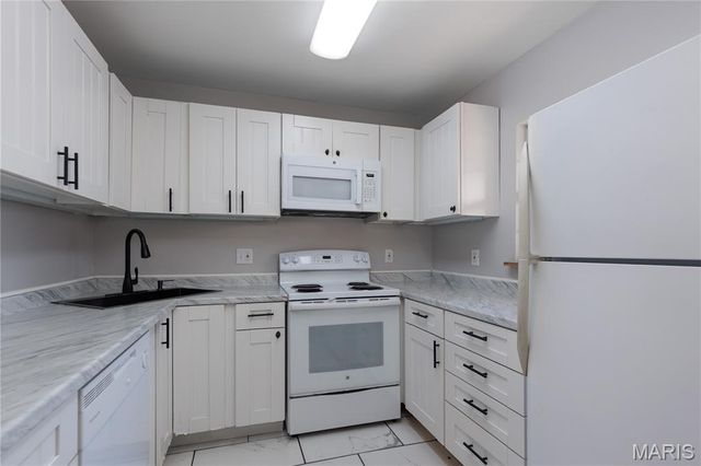 9102 Eager Road, Brentwood, MO 63144