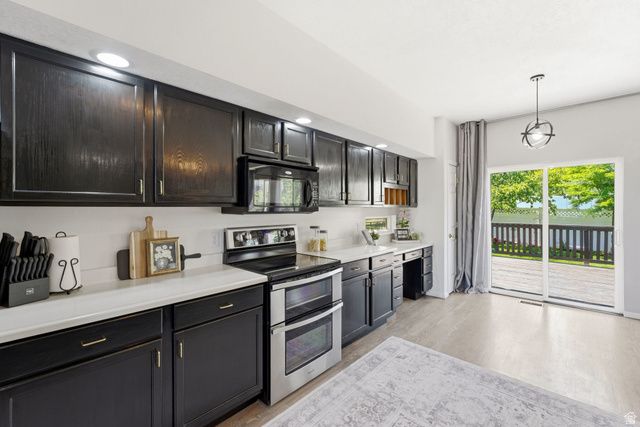 10188 YORKSHIRE DR, South Jordan, UT 84095