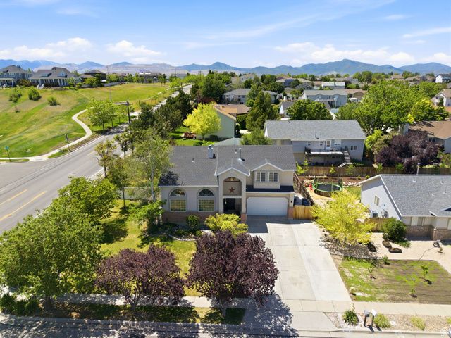 10188 YORKSHIRE DR, South Jordan, UT 84095