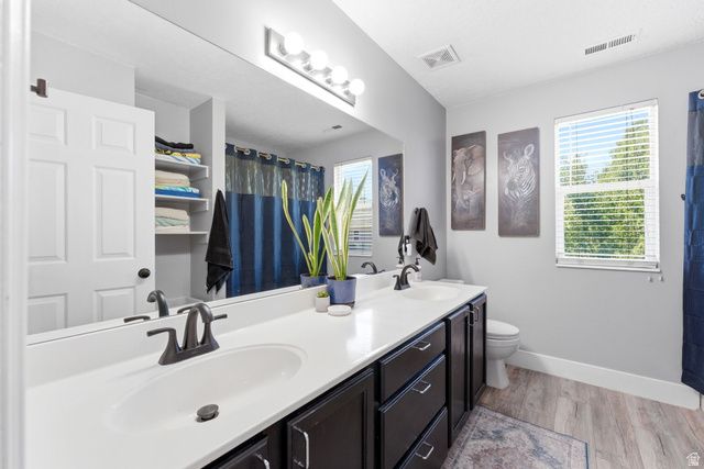 10188 YORKSHIRE DR, South Jordan, UT 84095
