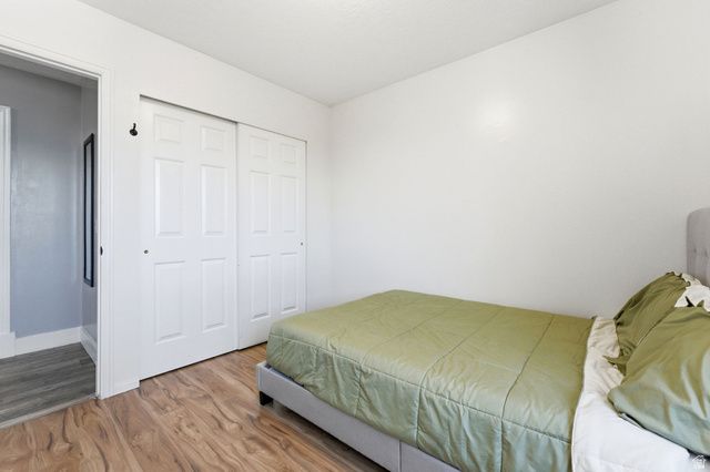 10188 YORKSHIRE DR, South Jordan, UT 84095