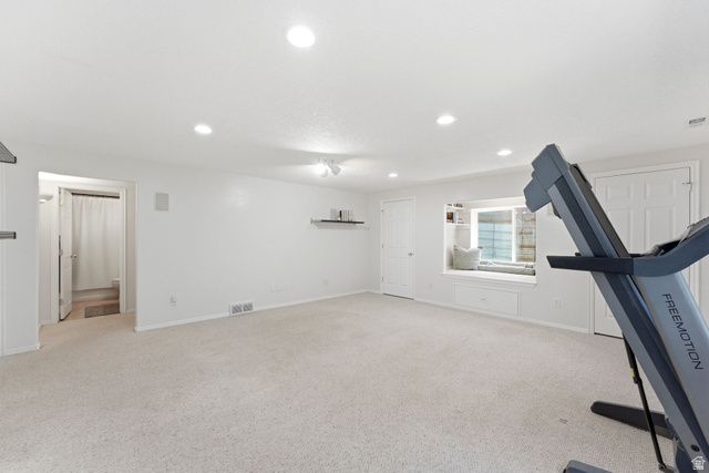 10188 YORKSHIRE DR, South Jordan, UT 84095
