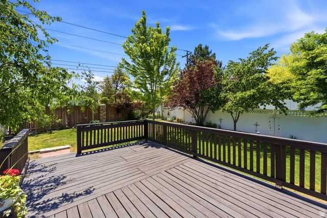 10188 YORKSHIRE DR, South Jordan, UT 84095