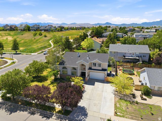 10188 YORKSHIRE DR, South Jordan, UT 84095