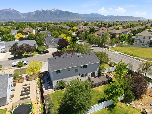 10188 YORKSHIRE DR, South Jordan, UT 84095