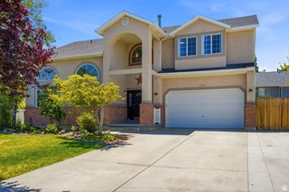 10188 YORKSHIRE DR, South Jordan, UT 84095