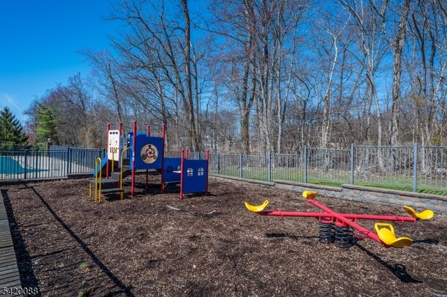 51 Sunrise Dr, Hanover Twp., NJ 07981