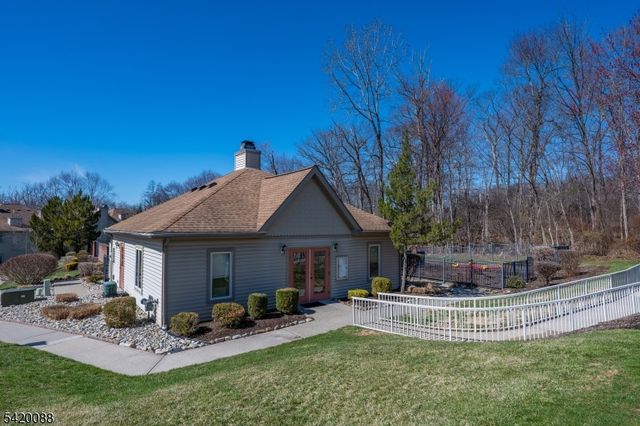 51 Sunrise Dr, Hanover Twp., NJ 07981