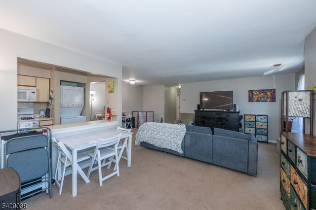 51 Sunrise Dr, Hanover Twp., NJ 07981