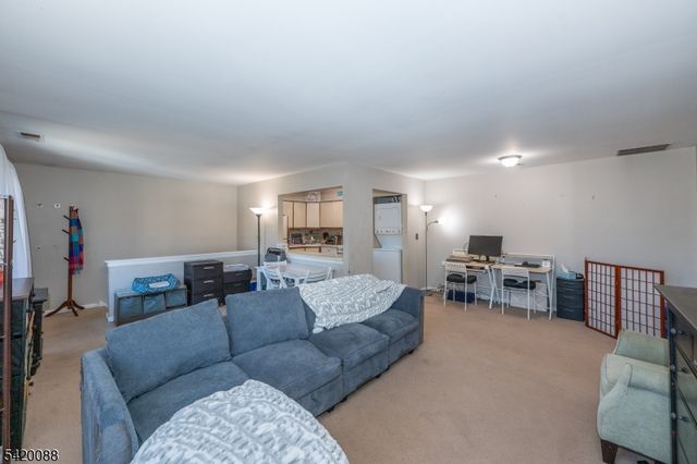 51 Sunrise Dr, Hanover Twp., NJ 07981