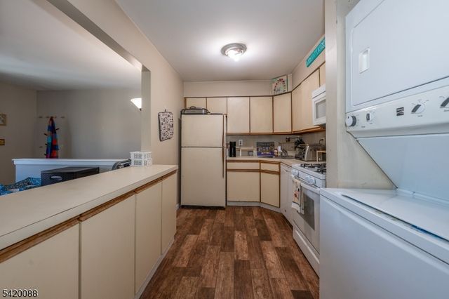 51 Sunrise Dr, Hanover Twp., NJ 07981