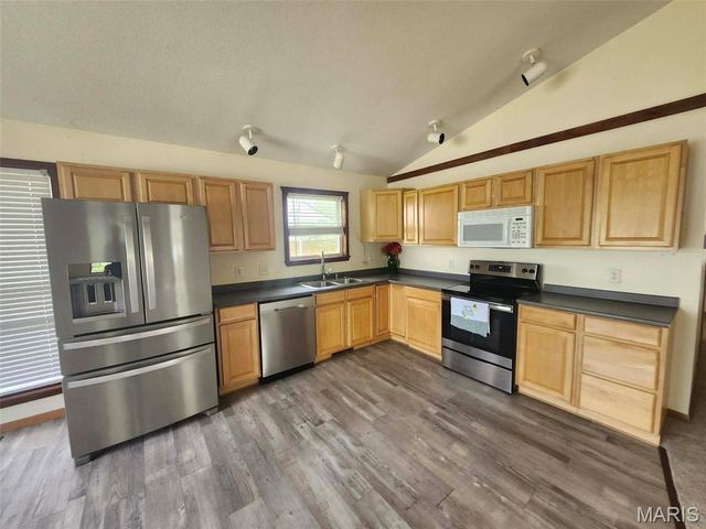 1204 Riverview Drive, Elsberry, MO 63343