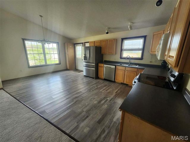 1204 Riverview Drive, Elsberry, MO 63343