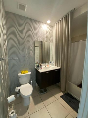 4745 NW 84th Ct 19, Doral, FL 33166