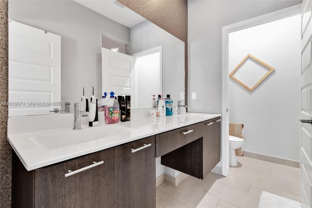 4745 NW 84th Ct 19, Doral, FL 33166