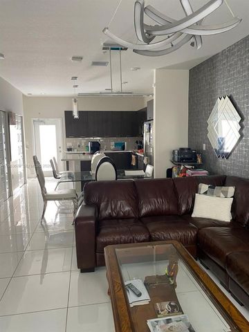 4745 NW 84th Ct 19, Doral, FL 33166