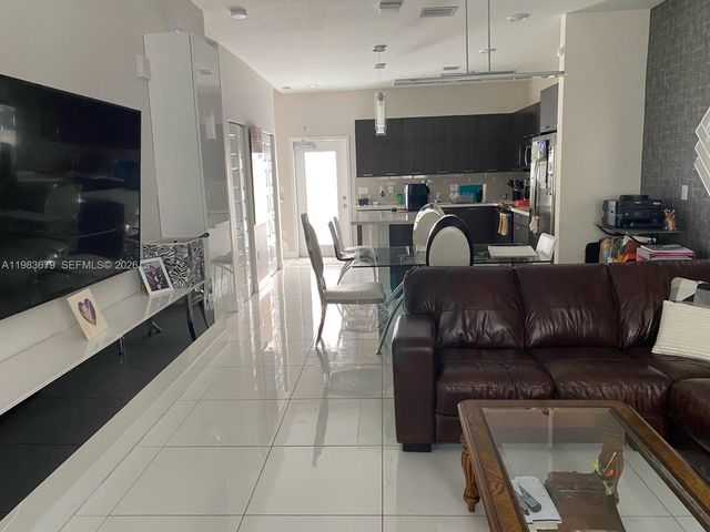 4745 NW 84th Ct 19, Doral, FL 33166