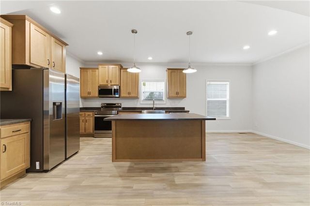 438 Hastings Hill Road, Kernersville, NC 27284