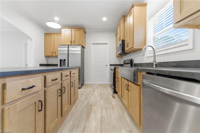 438 Hastings Hill Road, Kernersville, NC 27284